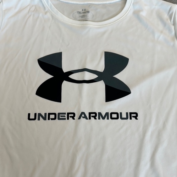 Under Armour Girls Sportstyle Graphic Short Sleeve T-Shirt - Picture 3 of 5